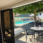 Debbie's Crew House Albergue Antibes
