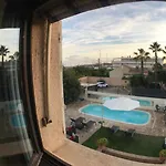 Debbie's Crew House Albergue *