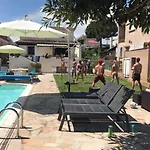 Debbie's Crew House Albergue Antibes