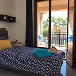 Debbie's Crew House * Antibes