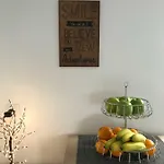 Albergue Debbie's Crew House Antibes