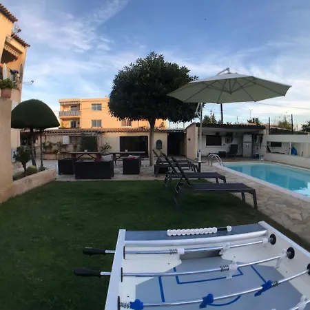 Debbie's Crew House Albergue Antibes