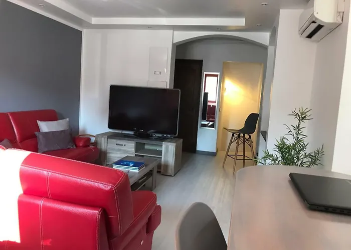 Albergue Debbie's Crew House Antibes