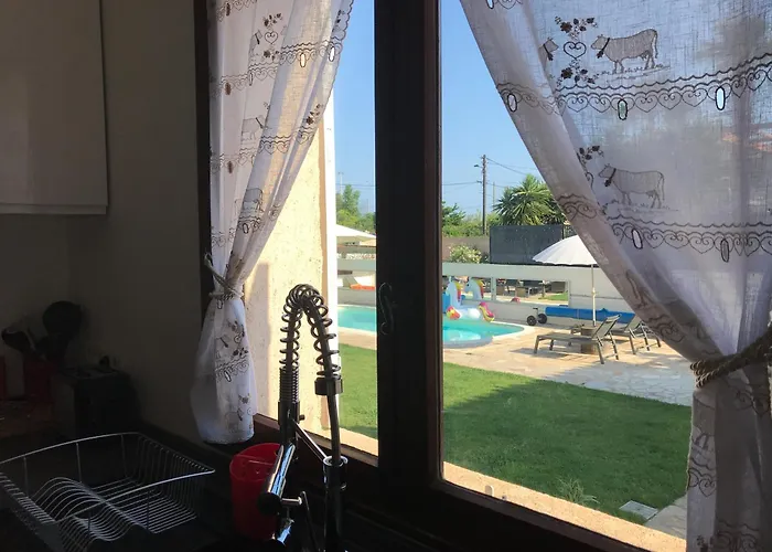 Debbie's Crew House * Antibes