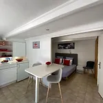 Debbie's Crew House *