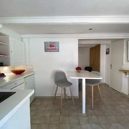 Debbie's Crew House