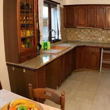 Auberge de jeunesse Debbie's Crew House *