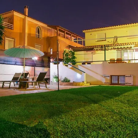 Debbie's Crew House *