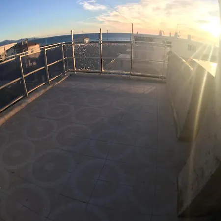 Auberge de jeunesse Debbie's Crew House Antibes