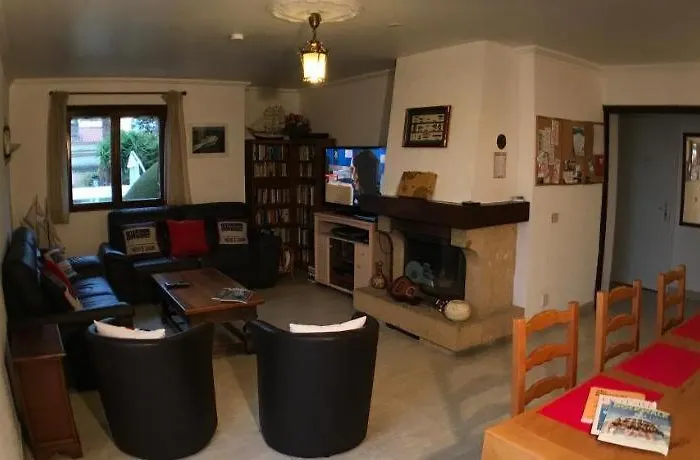 Debbie's Crew House * Антіб